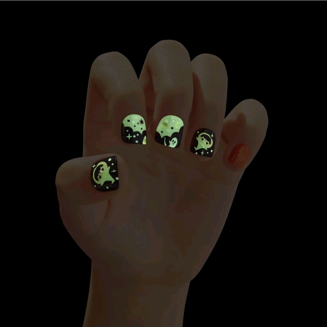 KISS imPRESS Mini Kid Press On Nails Glow in the Dark Wicked Cute Halloween