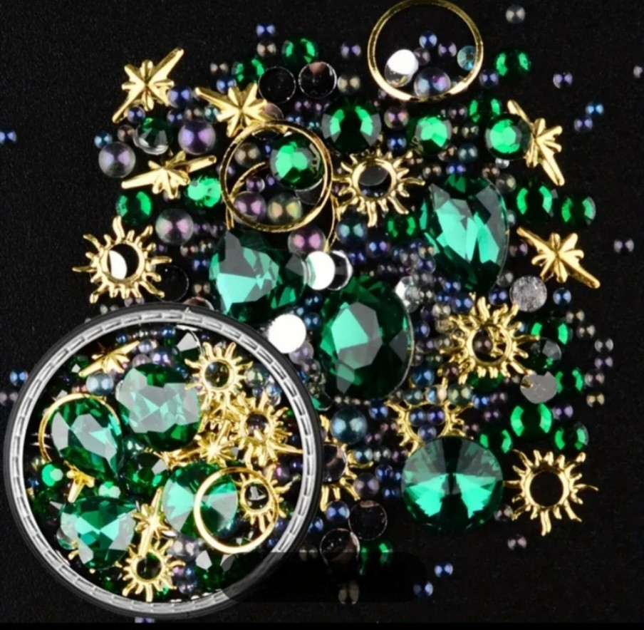 NWT NAIL ART DESIGN GEMS, BEADS & FINDINGS MIXTURE: EMERALD GREEN CRYSTAL!