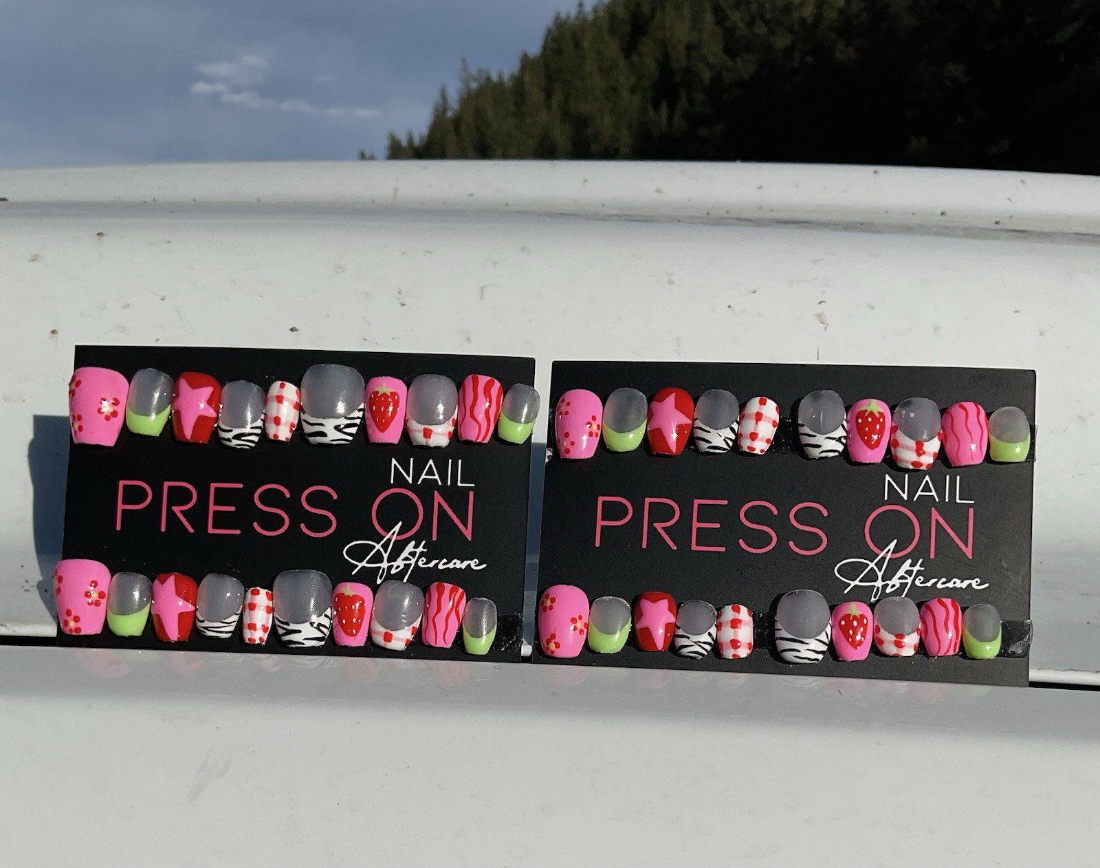 Aftercare Press-On Nails Shiny Full Cover Strawberry Animal Print Pink Green
