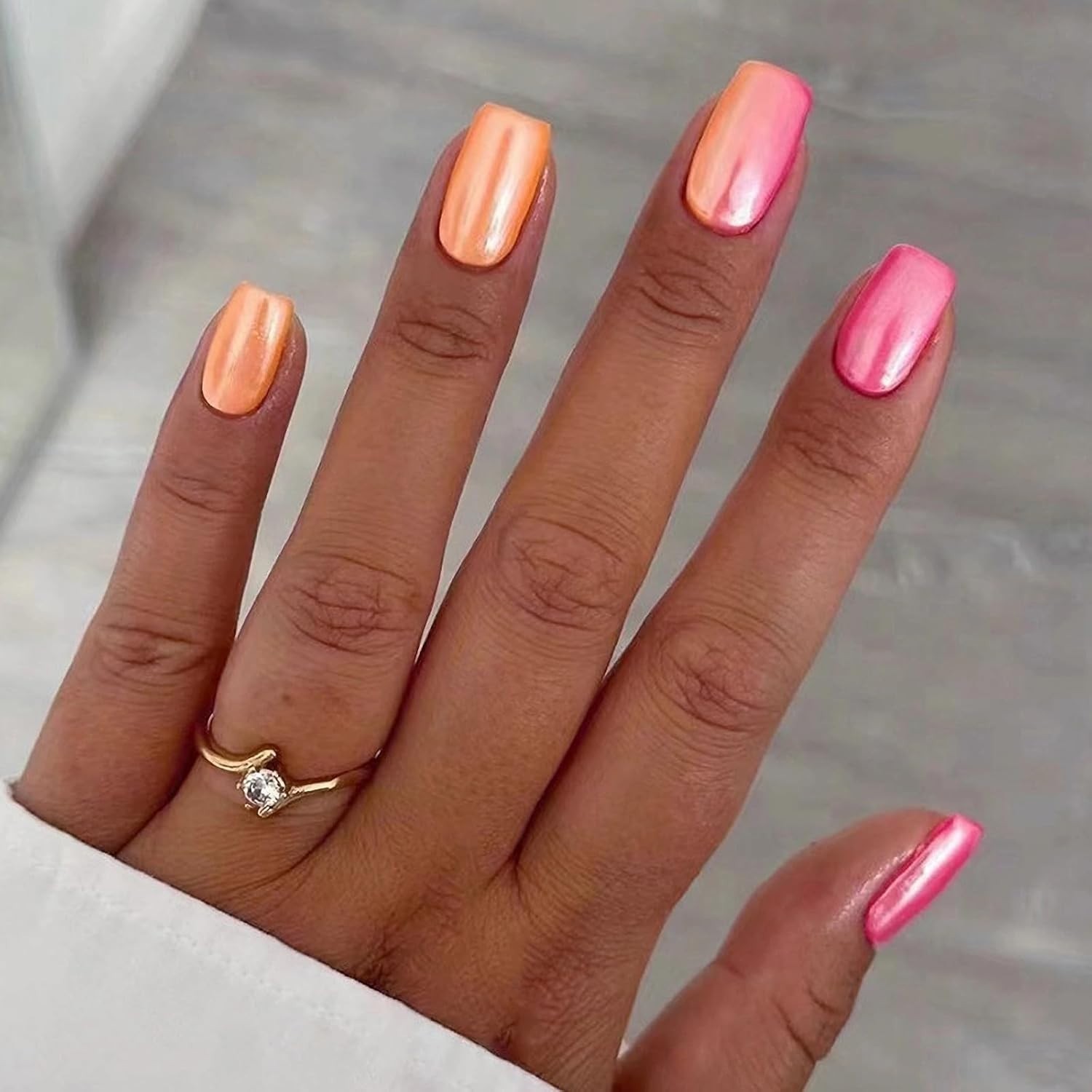 24 Piece Glamorous Medium Square Press on Nails – Easy Application set