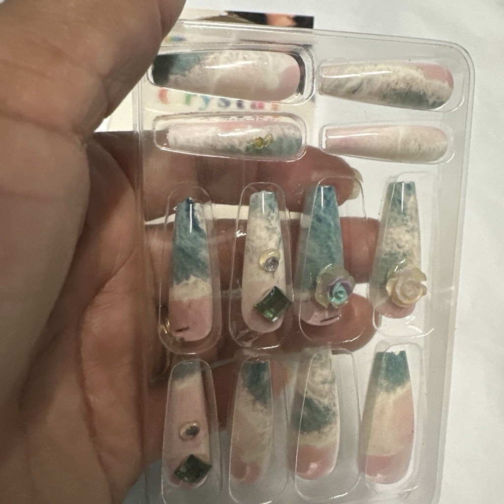 Crystal 3D Pre-Designed Press-On Nails Medium Coffin Pink Blue White Flowers