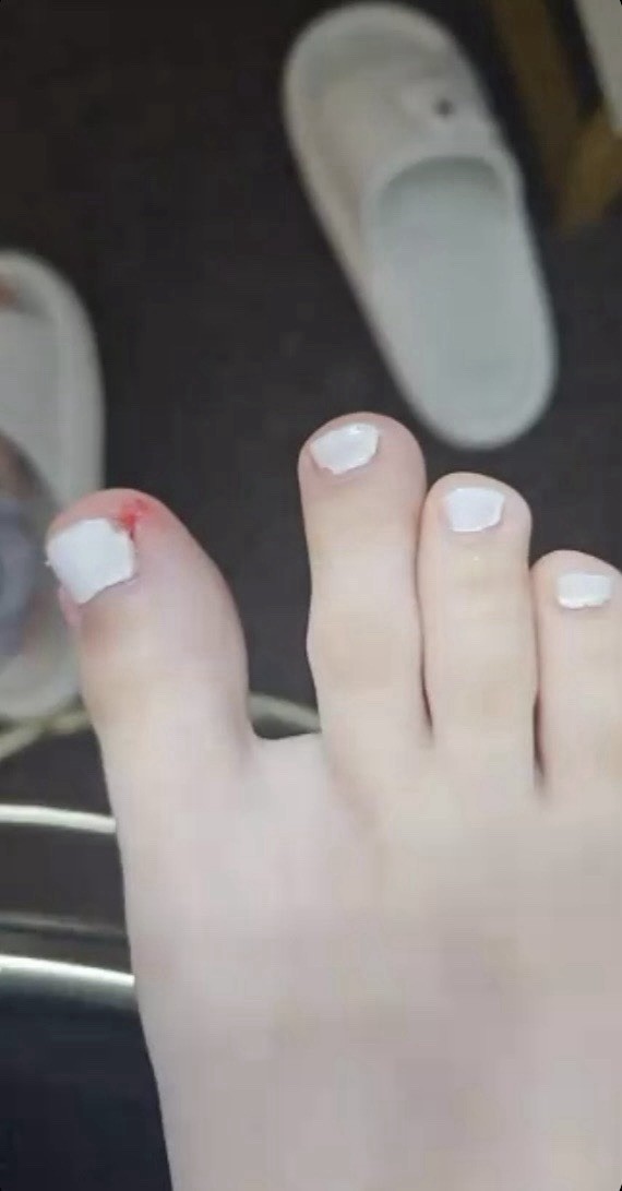 White French Pre-Designed Press-On Toenails Short Square Toe Nail Art