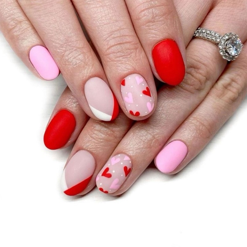 Trendy Short Flase Nail Press On Nail With Heart Designs For Everyday Wear
