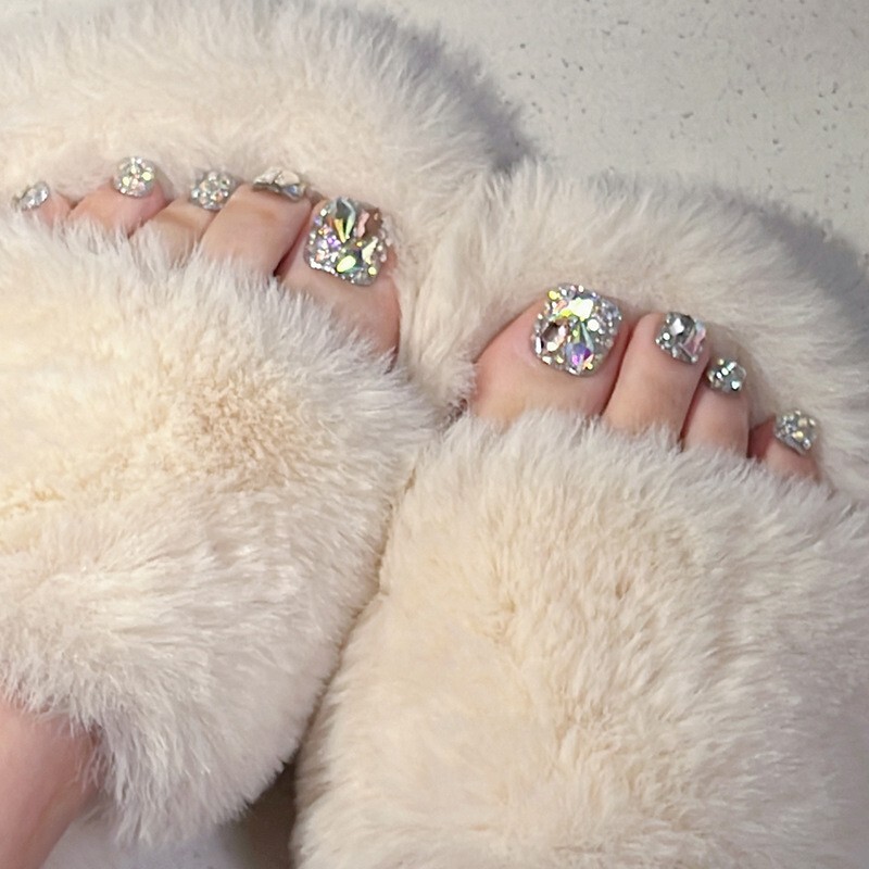 oktake Glimmering Gala – Luxury Press-On Toe Nail Pedicure Collection