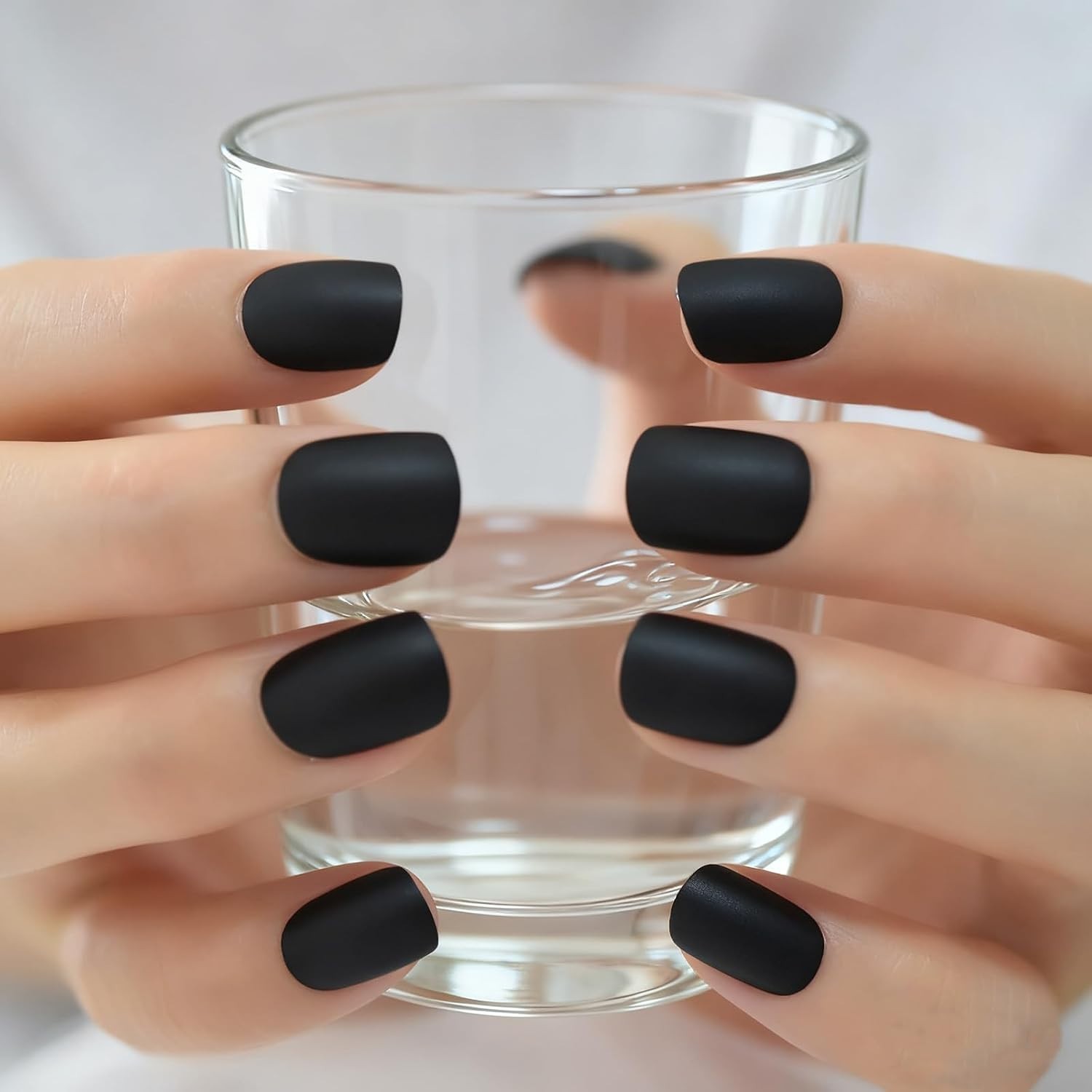 Trendy 24 Pack Black Fake Gel Nails – Full Cover Round Design for Daily Glam