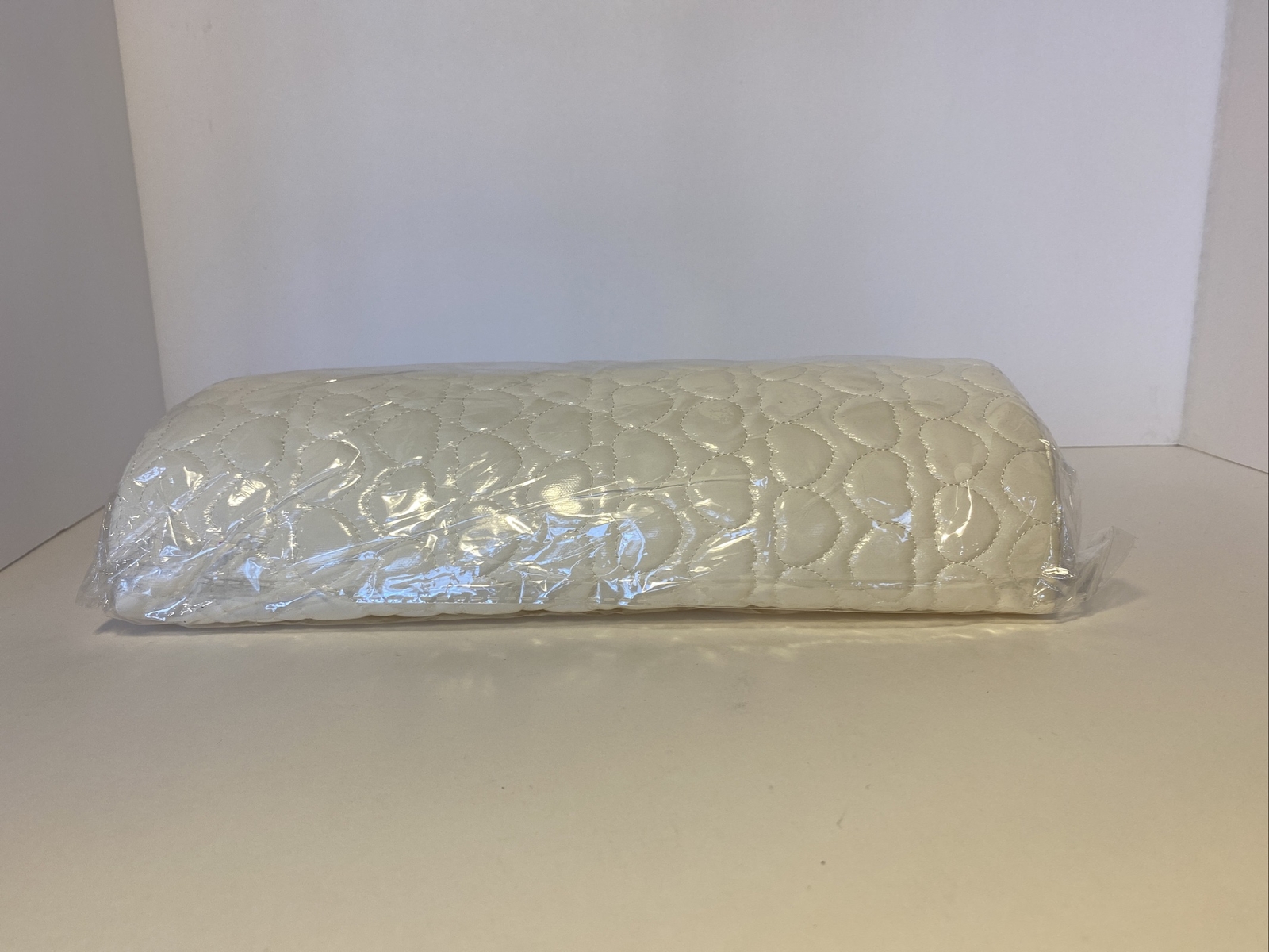 Salon Nail Art Hand Arm Foot Rest Manicure Half Circle Soft White Pillow Pad NEW