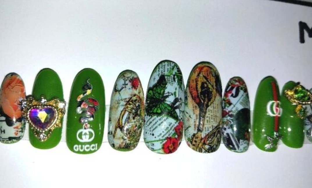 Printed custom decorative 10pc short acrylic press on nails sz medium Glue…