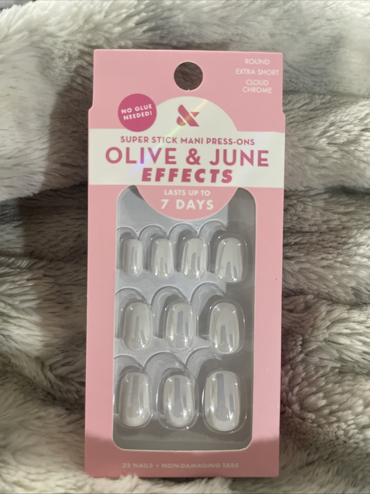 Olive & June Effects Super Stick Mani Press On Nails Extra Short Cloud Chrome