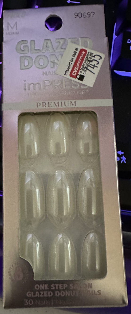 Kiss Nails Manicure Medium Almond White Gloss Glazed Donut Vanilla Glaze