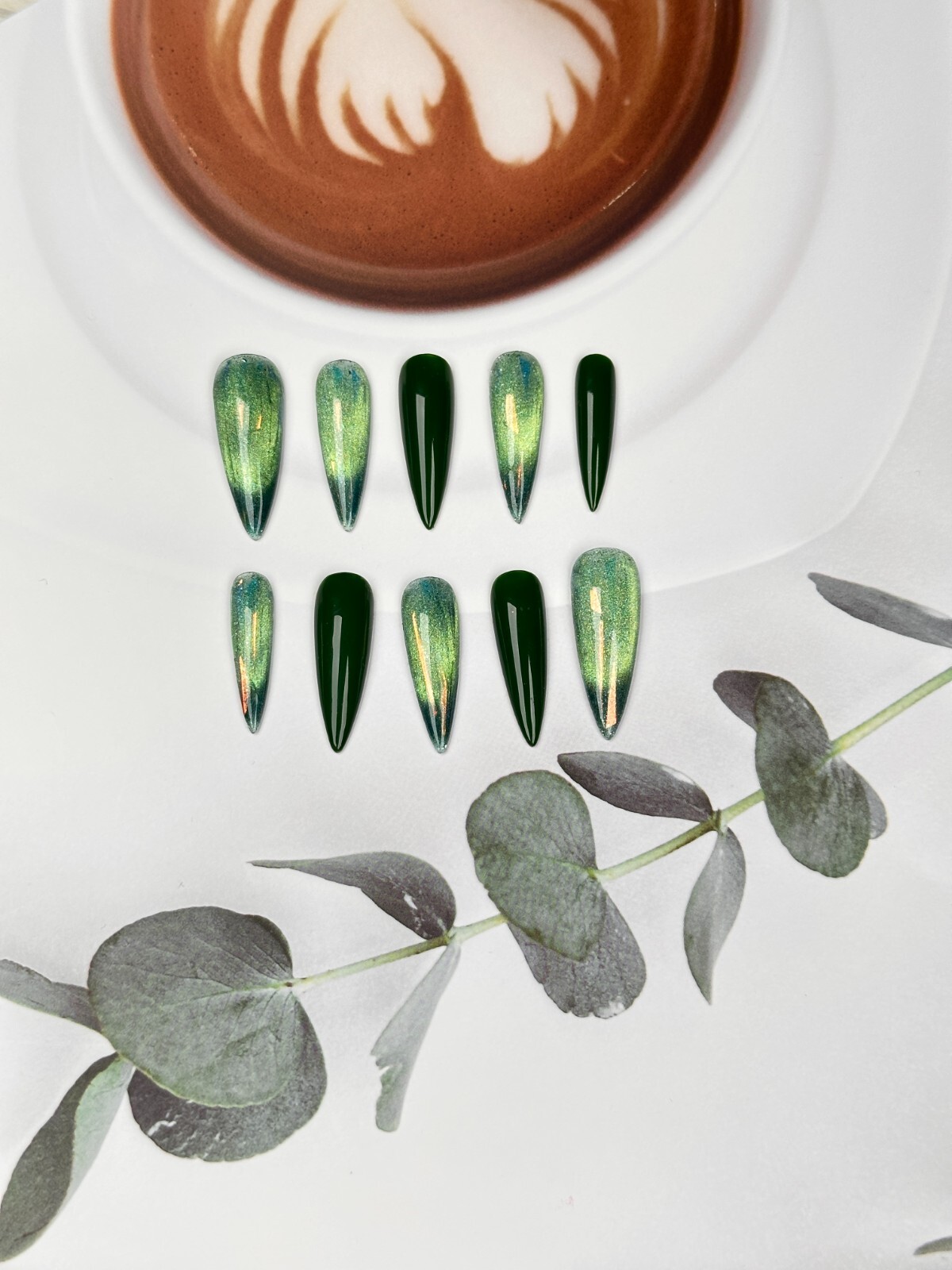 Green with Emerald Cat Eye Effect Press-On Nails