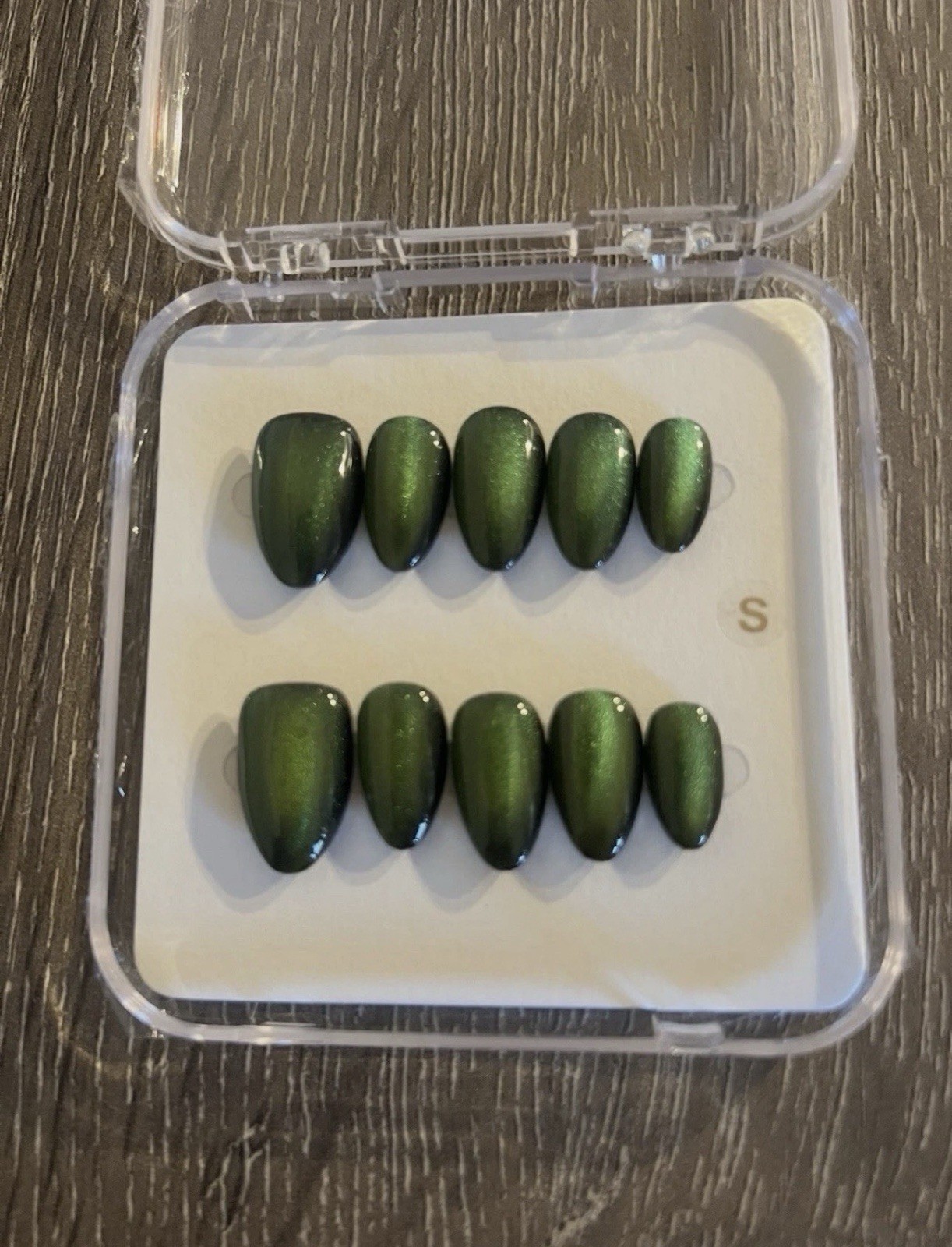 Reusable Glossy Press-On Nails – Salon Look, Easy Apply, Multiple Colors