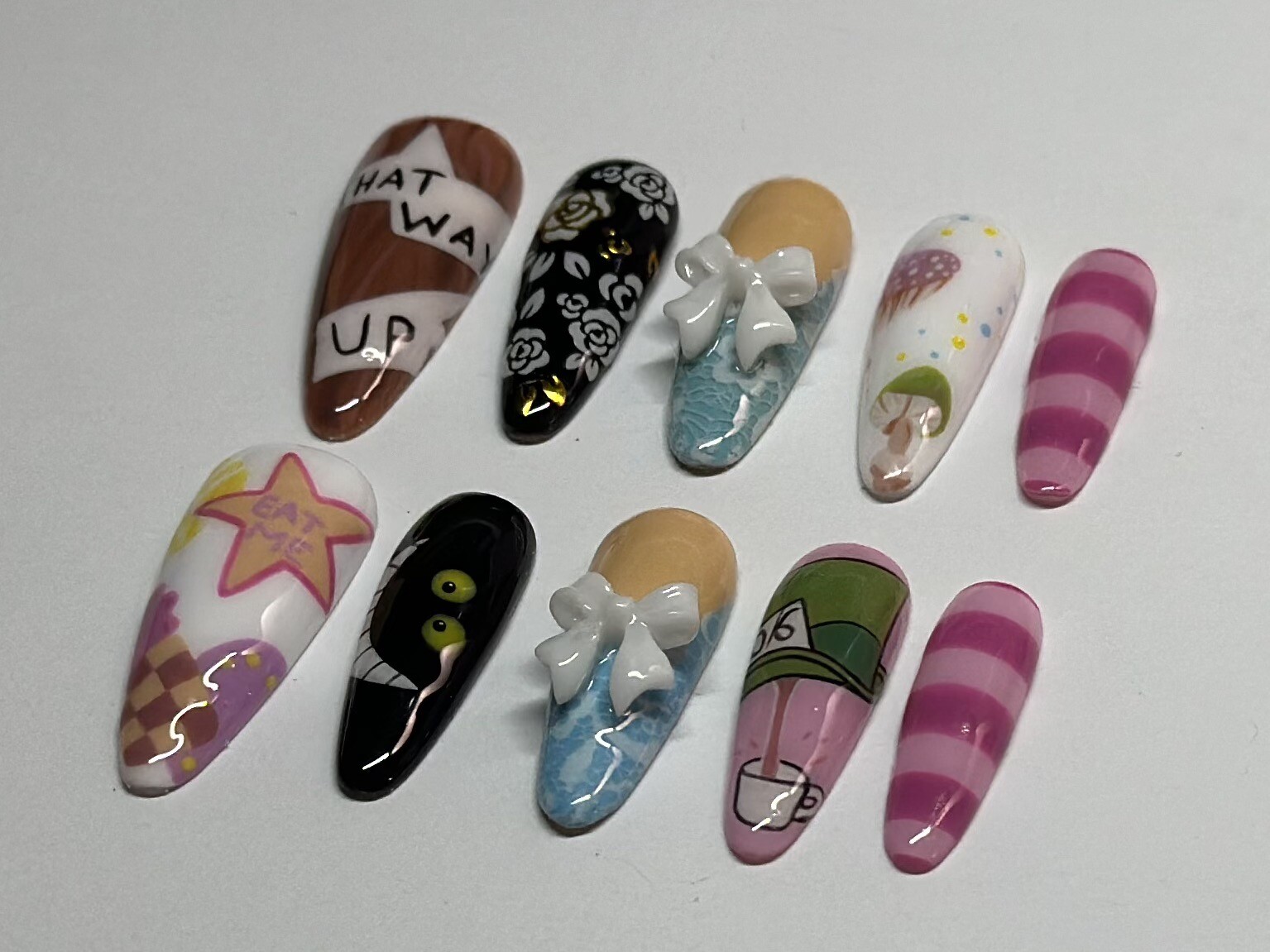 Alice In Wonderland Press On Nails