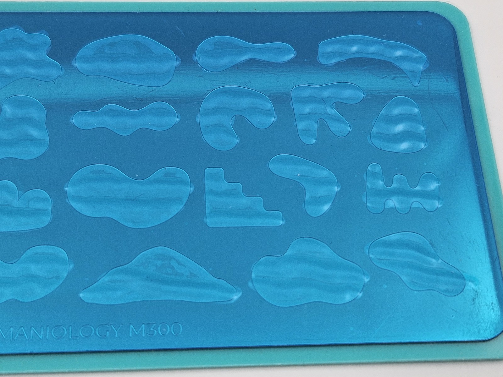 Maniology M300 Blob Pattern Puddle Party Nail Stamping Plates