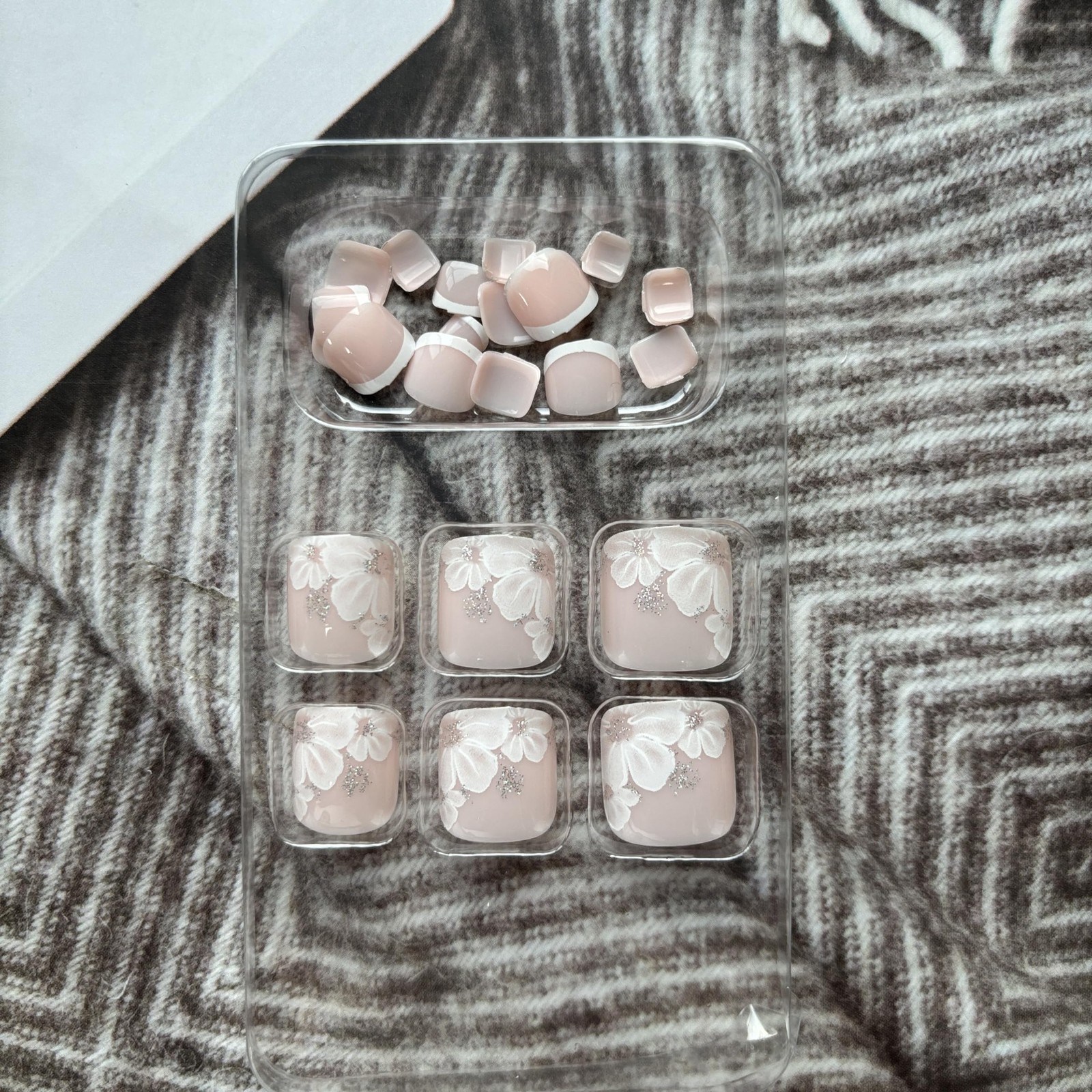 Pink Press on Toe Nails French Tip Fake Toe nails with White Flower Designs Fals