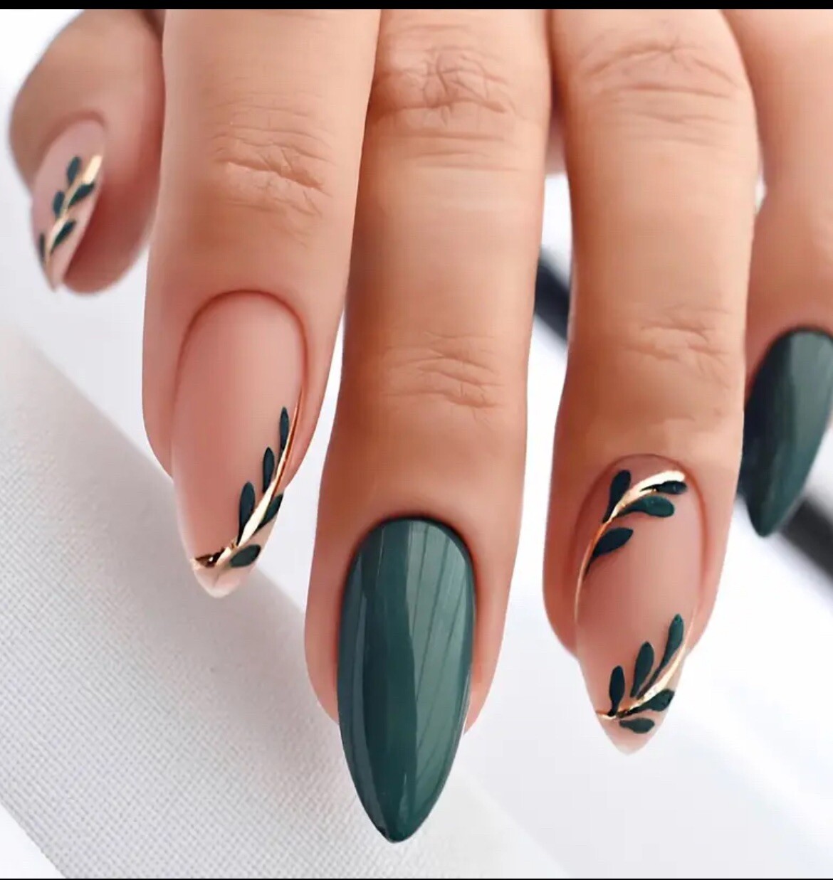 Press on Nails Medium Almond Black Green Gradient Golden Glitter Line Leaves Art