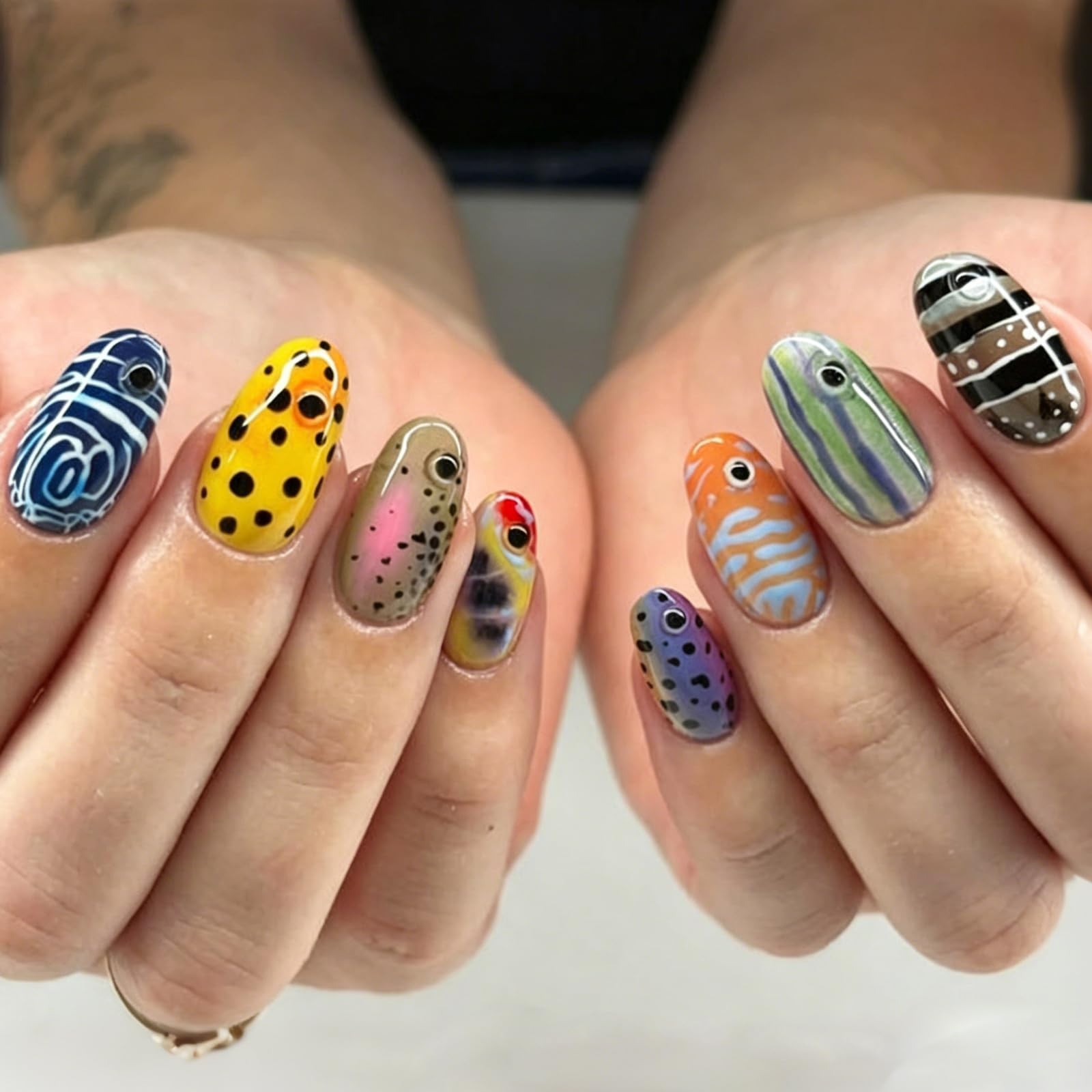 KASOICRA Medium Almond Fish Press On Nails