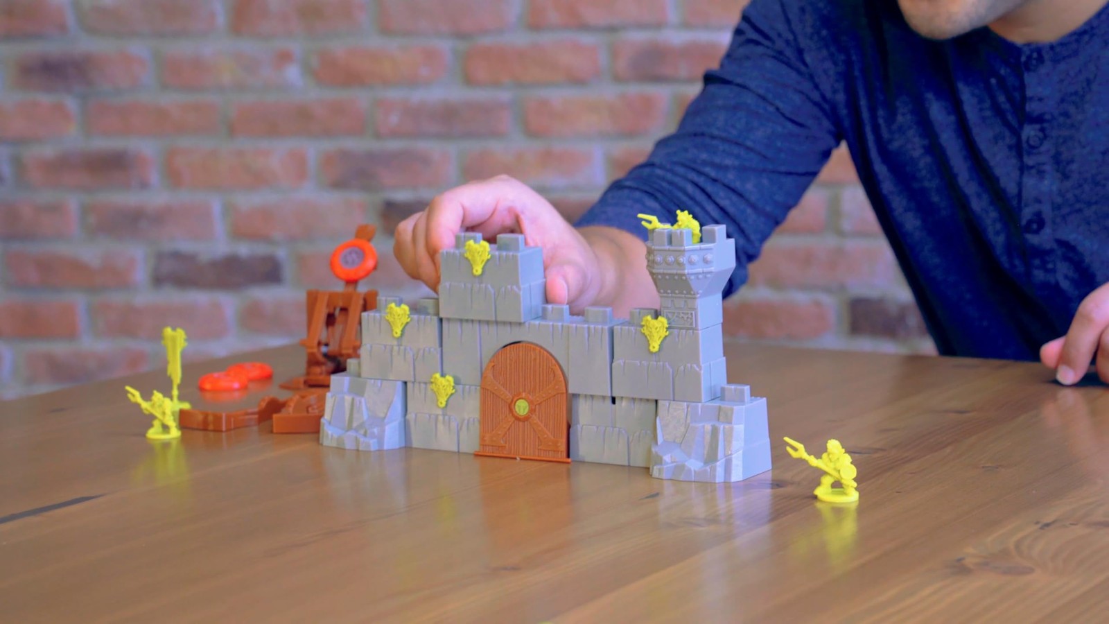 Goliath Crossbows & Catapults Castle Battle | Game of Standard, Multicolor