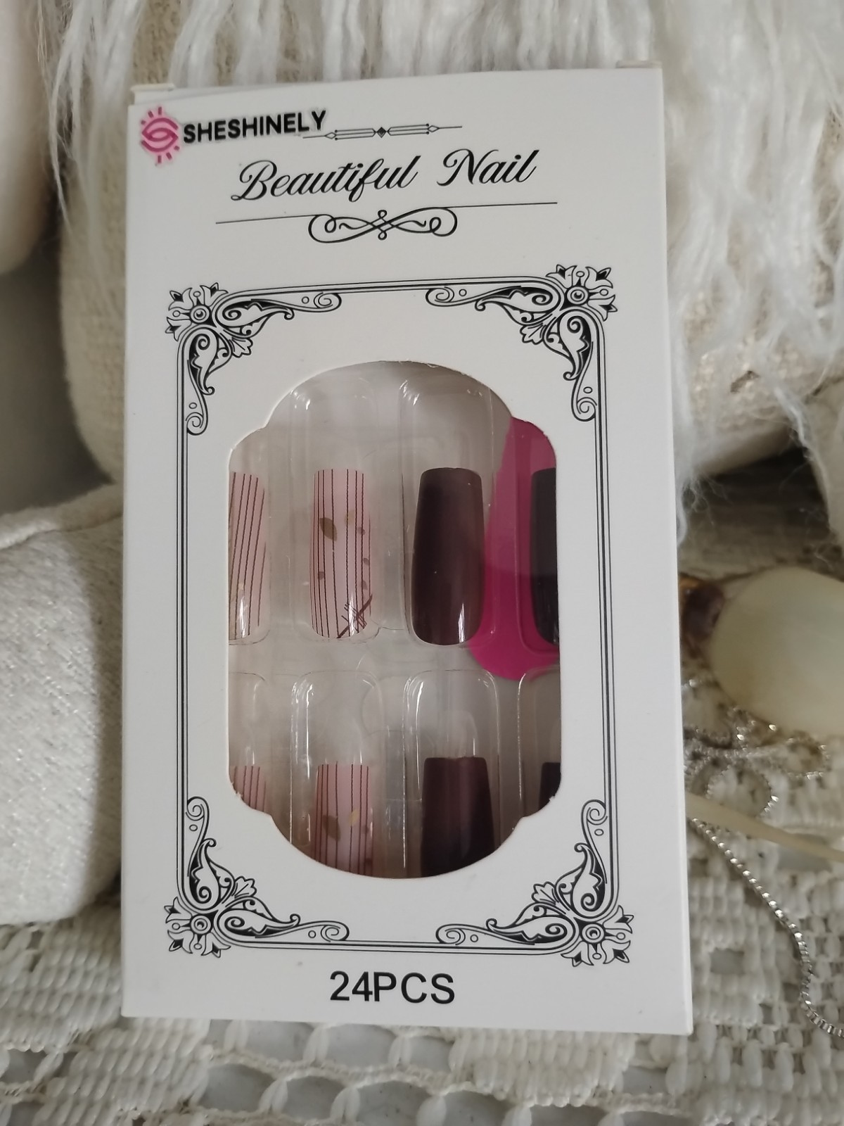 Curvlife Press-On Nails 24 PCS Brown And Line Design False Nails