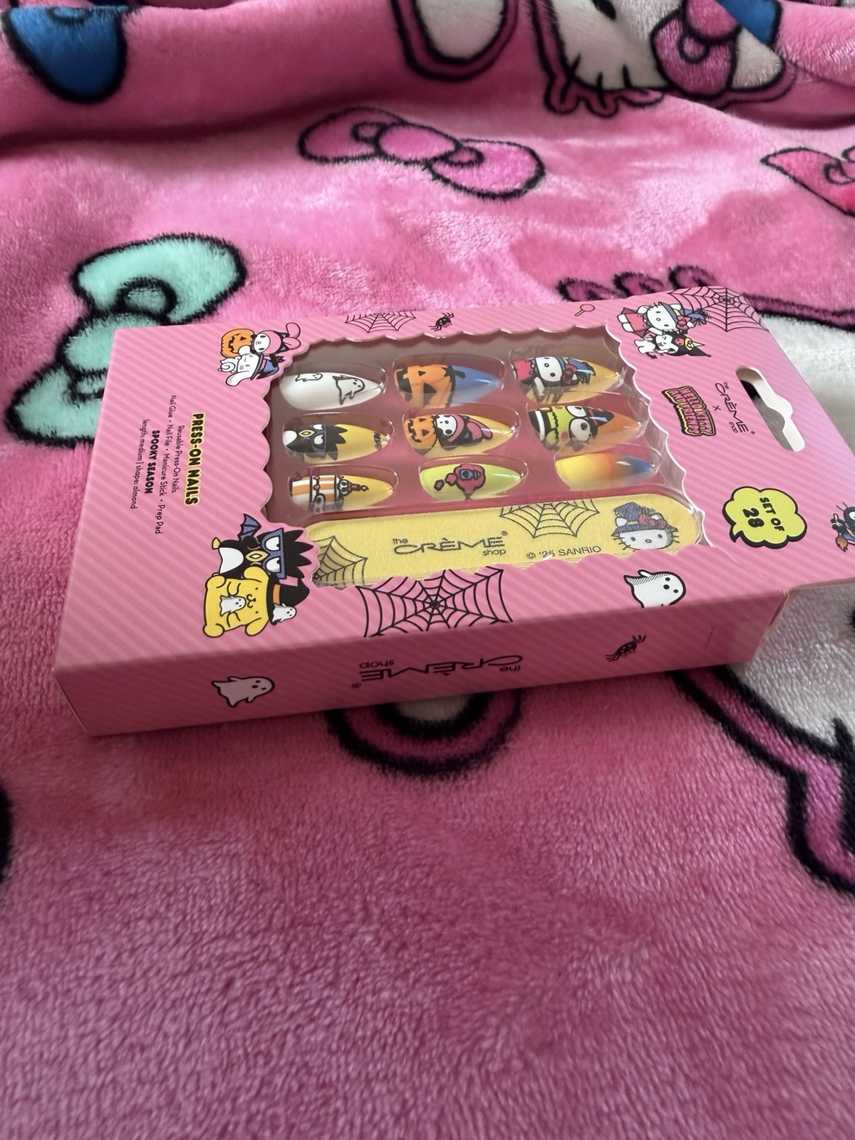 The Crème Shop x Hello Kitty Halloween Press-On Nails Reusable Almond Medium