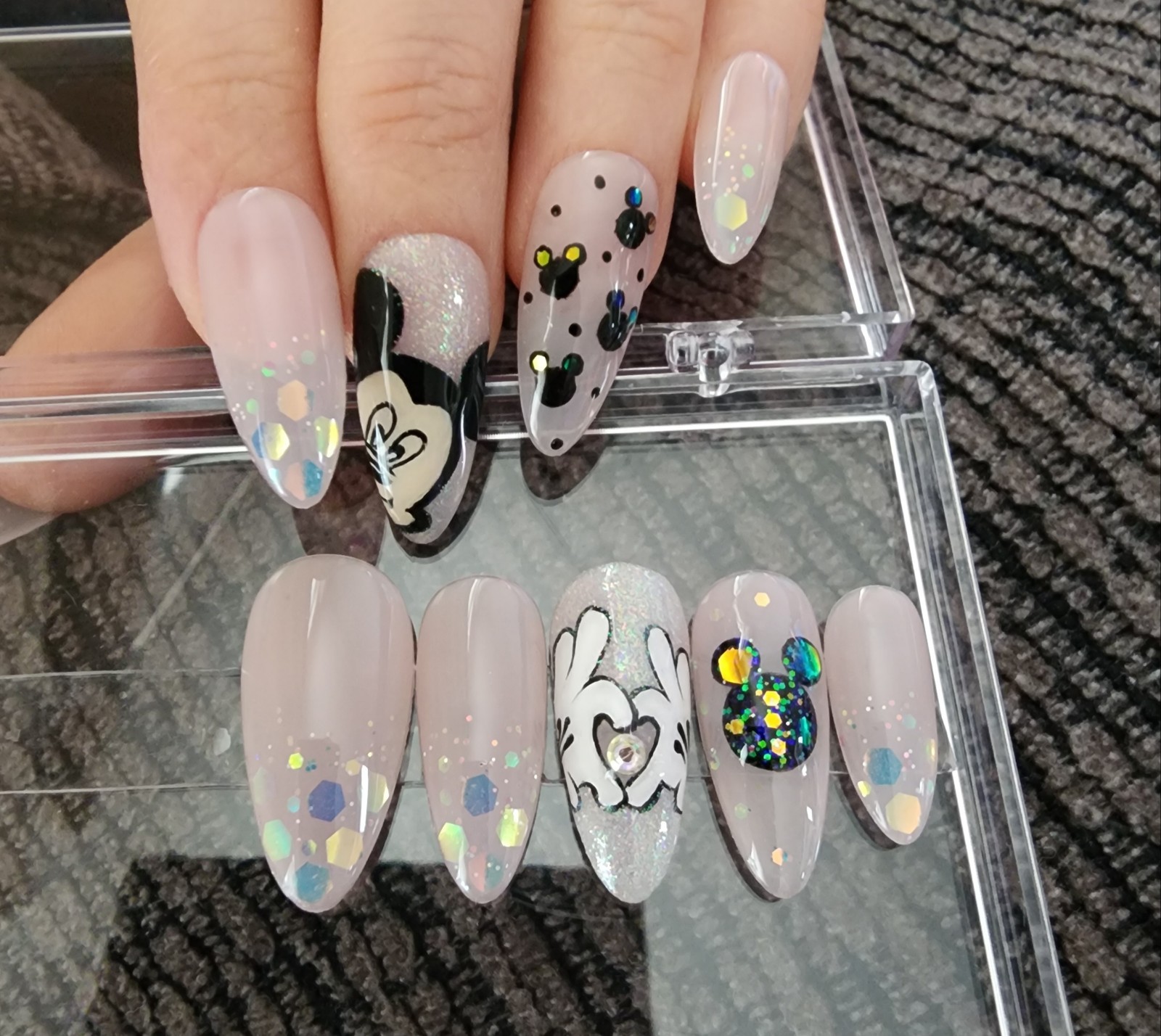 Handmade Presson Nails Natural Pink Glitter Medium Almond Disney Mickey Mouse