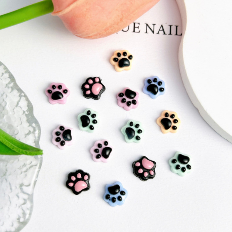 10pcs Random Glow In Dark Cat Dog Claw Print Nail Art Jewelry Décor NH25
