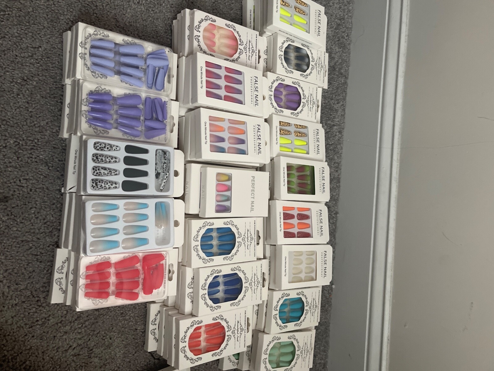 press on nails no glue needed. 104pc multiple colors.Good for start up business