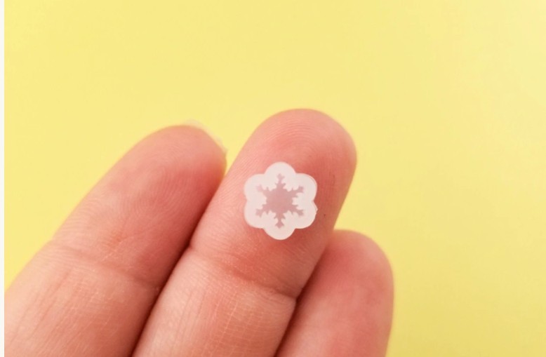 White Snowflake 3D Nail Art Sticker Decal Round Shape Christmas Theme