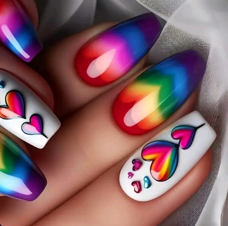 Valentine’s Day Love Pattern Press-On Nails Colorful Stripes Blurred Love