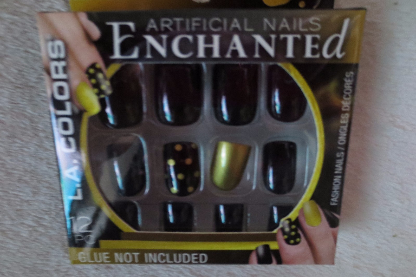 L.A. Colors Artificial Nails Enchanted Halloween Black/Gold Short New