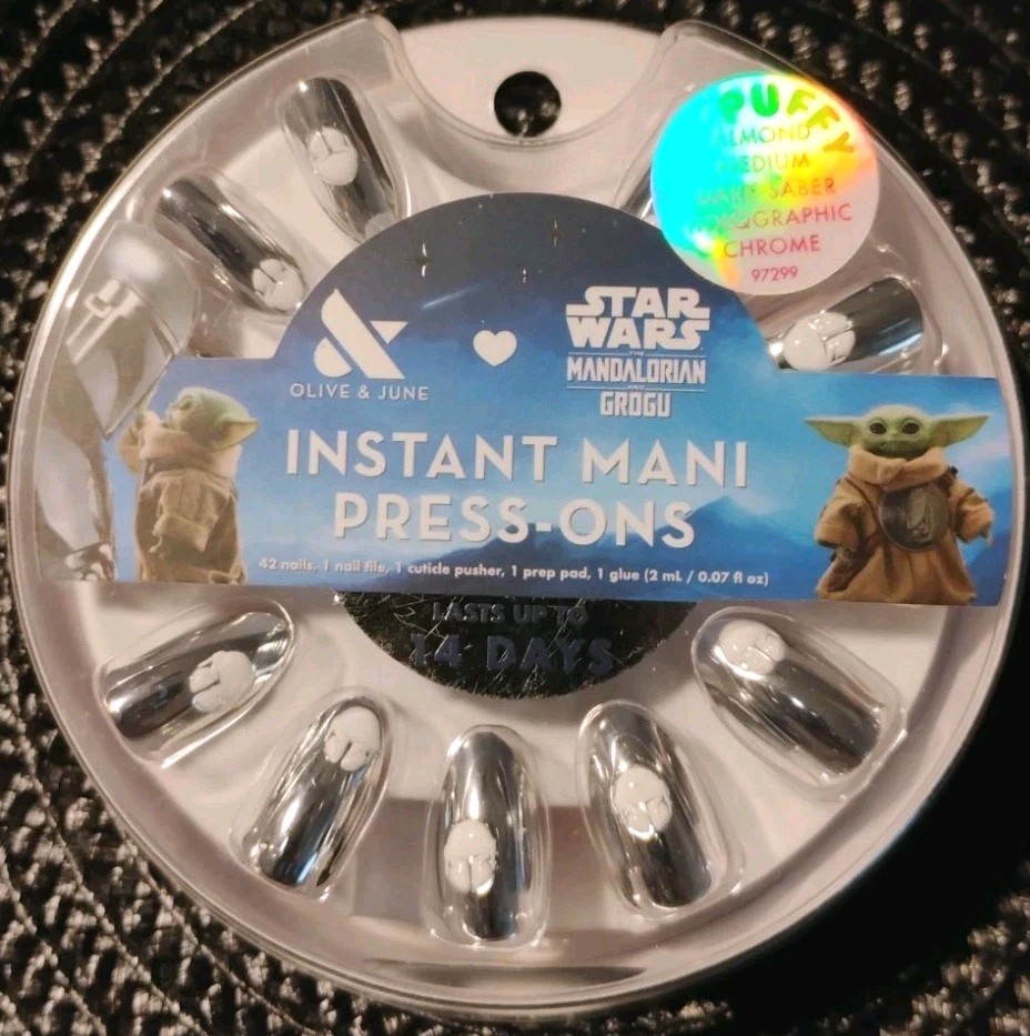 Olive & June Instant Mani Press-On Nails Star Wars The Mandalorian Almond