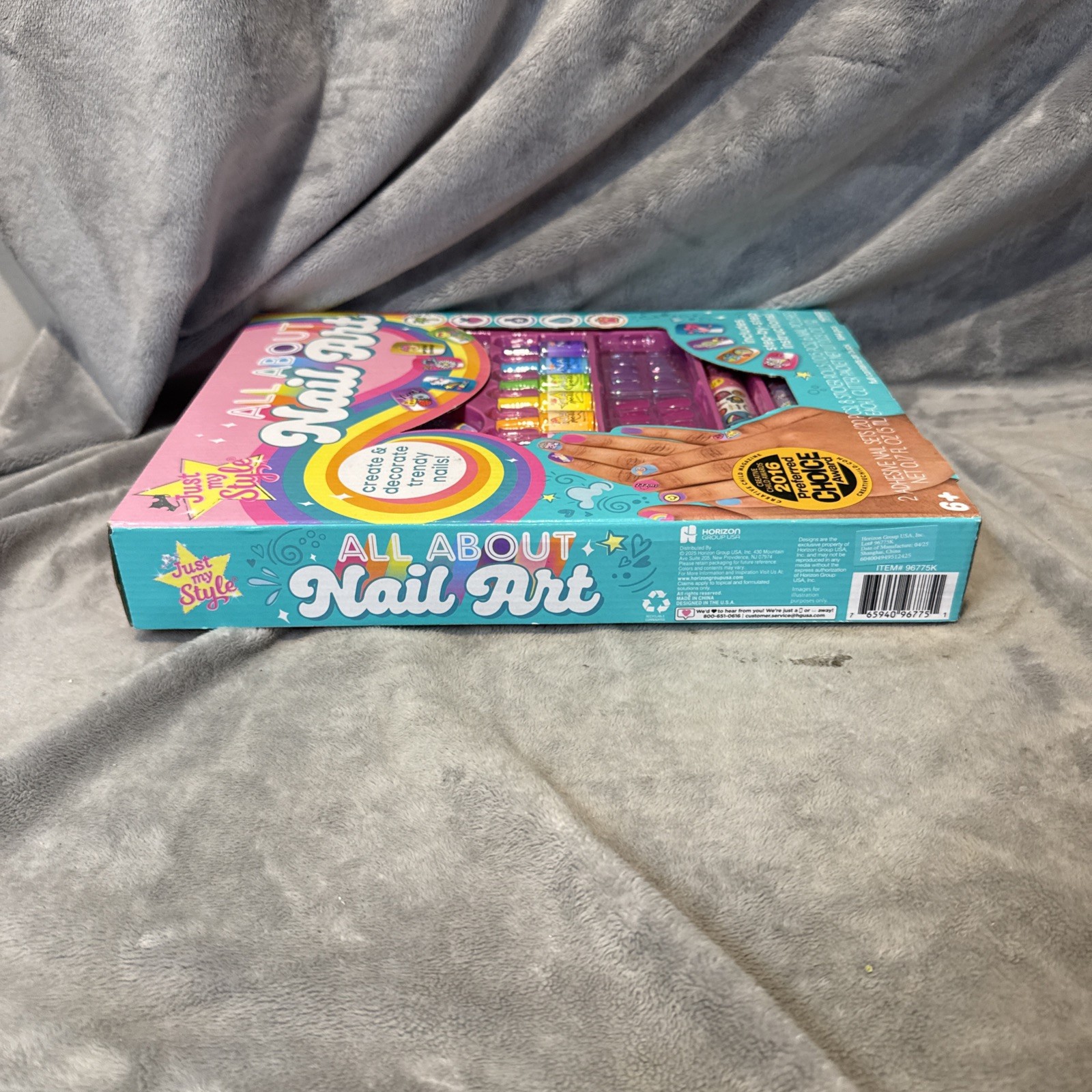 All-in-One Nail Art Set: 2 Adhesive Nails, 6 Polishes & Trendy Decals for Style