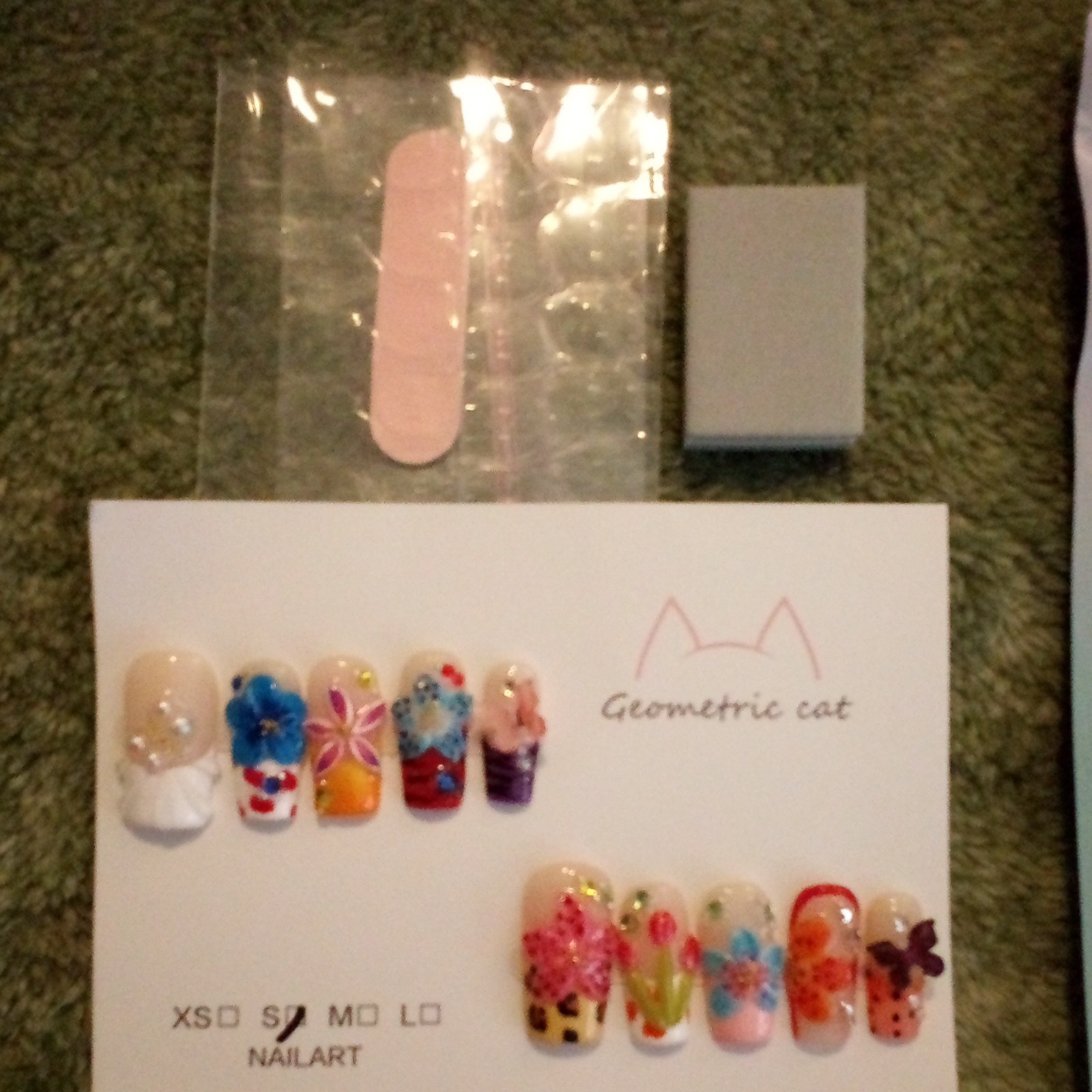 Geometric cat 3D Press-On Nails Multicolor Pre-Designed Cat Floral Theme