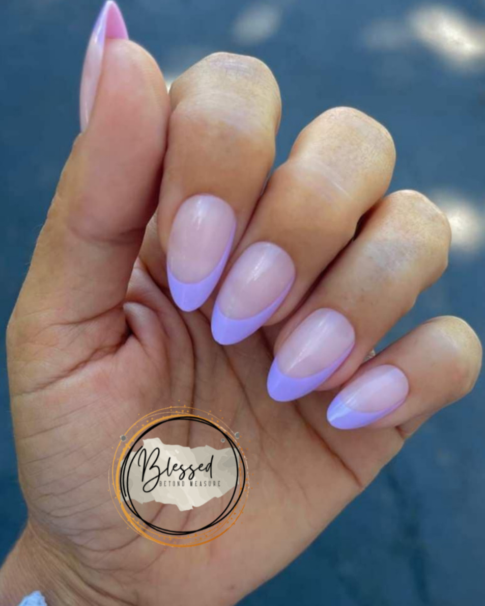 Red Aspen Press On Nails- What’s the 411, Liliana Medium | Almond | Shiny French