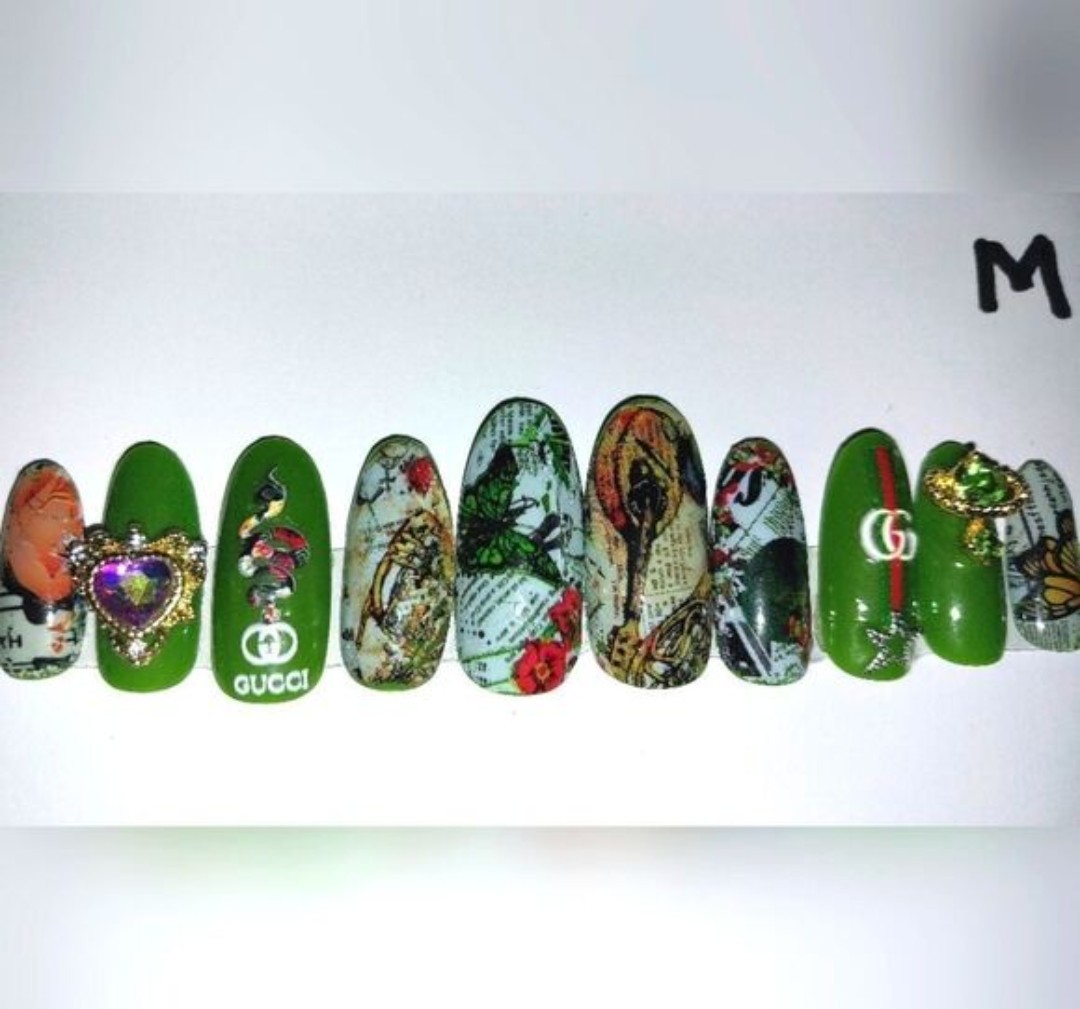 Printed custom decorative 10pc short acrylic press on nails sz medium Glue…