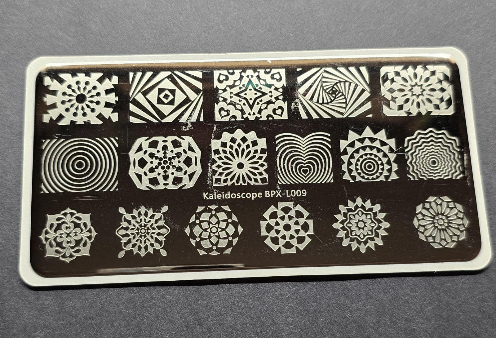 Born Pretty BPXL009 BP-L009 nail stamp plate Kaleidoscope Optical Illusion Swirl