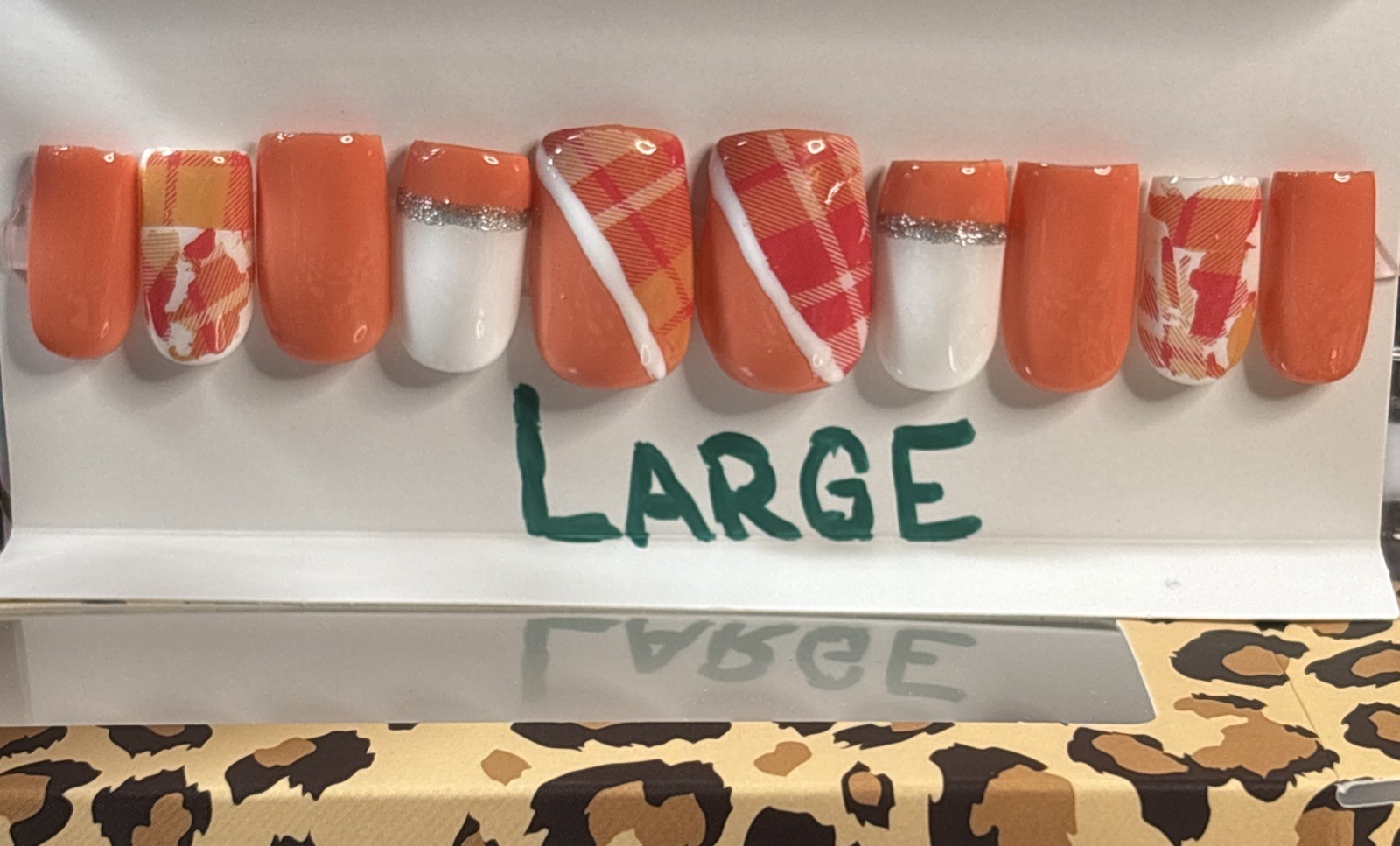 Press On Nails SzLargeSquare-Nails full set Peach&white gel polish w/Foil design