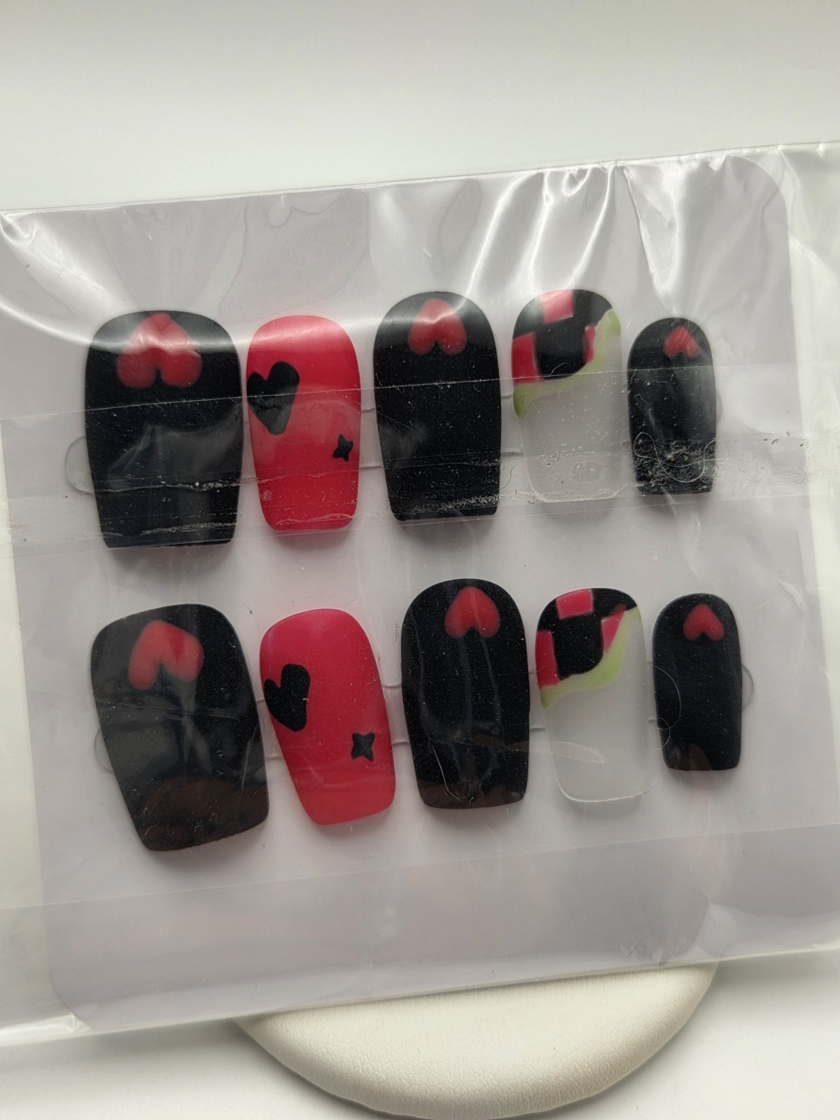 Press On Nails Short Square Pink And Black Heart Size Medium