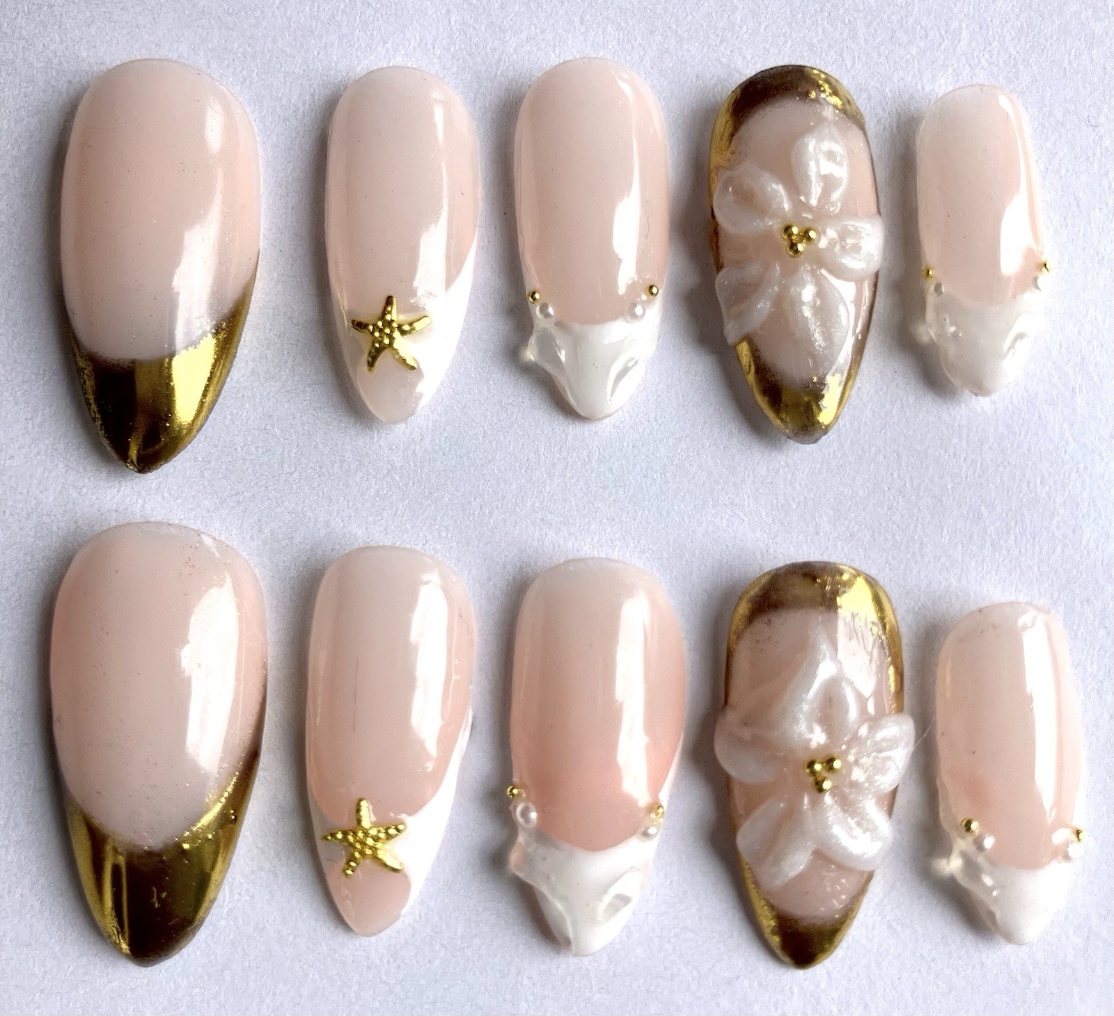 White Golden Flower Handmade Press On Nail Set 10 Nails