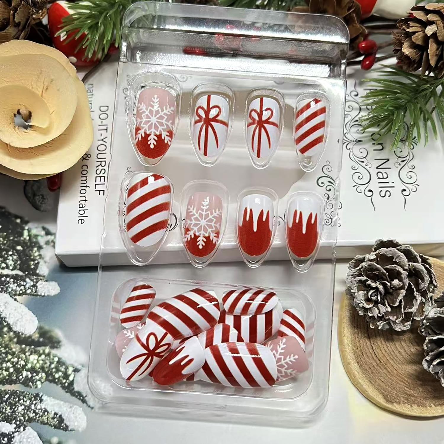 Christmas Press on Nails Short Oval Fake Nails with Bow Snowflake Stripe Desi…