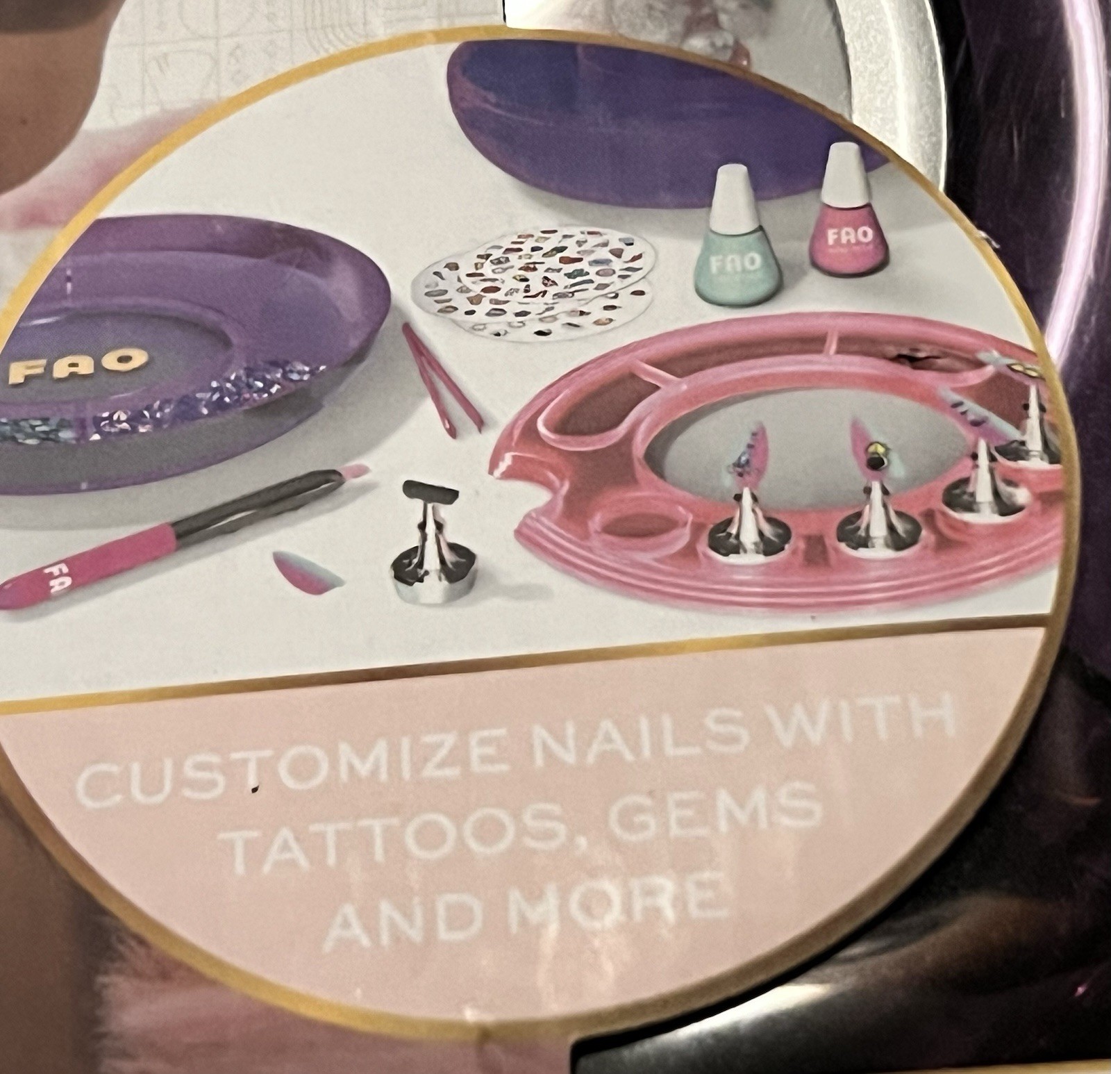 FAO SCHWARZ Street Chic Nails ~ New & Sealed ~ 47 PCS ~ Girls Press On Nails 8+