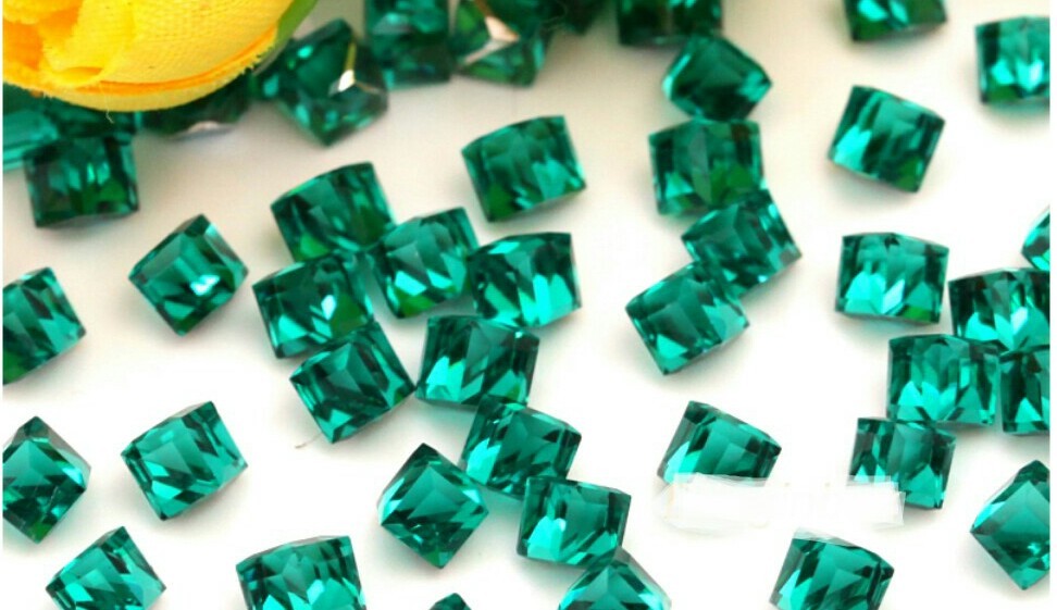 5pcs New 3D Colorful Rhinestone Crystal Cube Nail Art DIY Decorations
