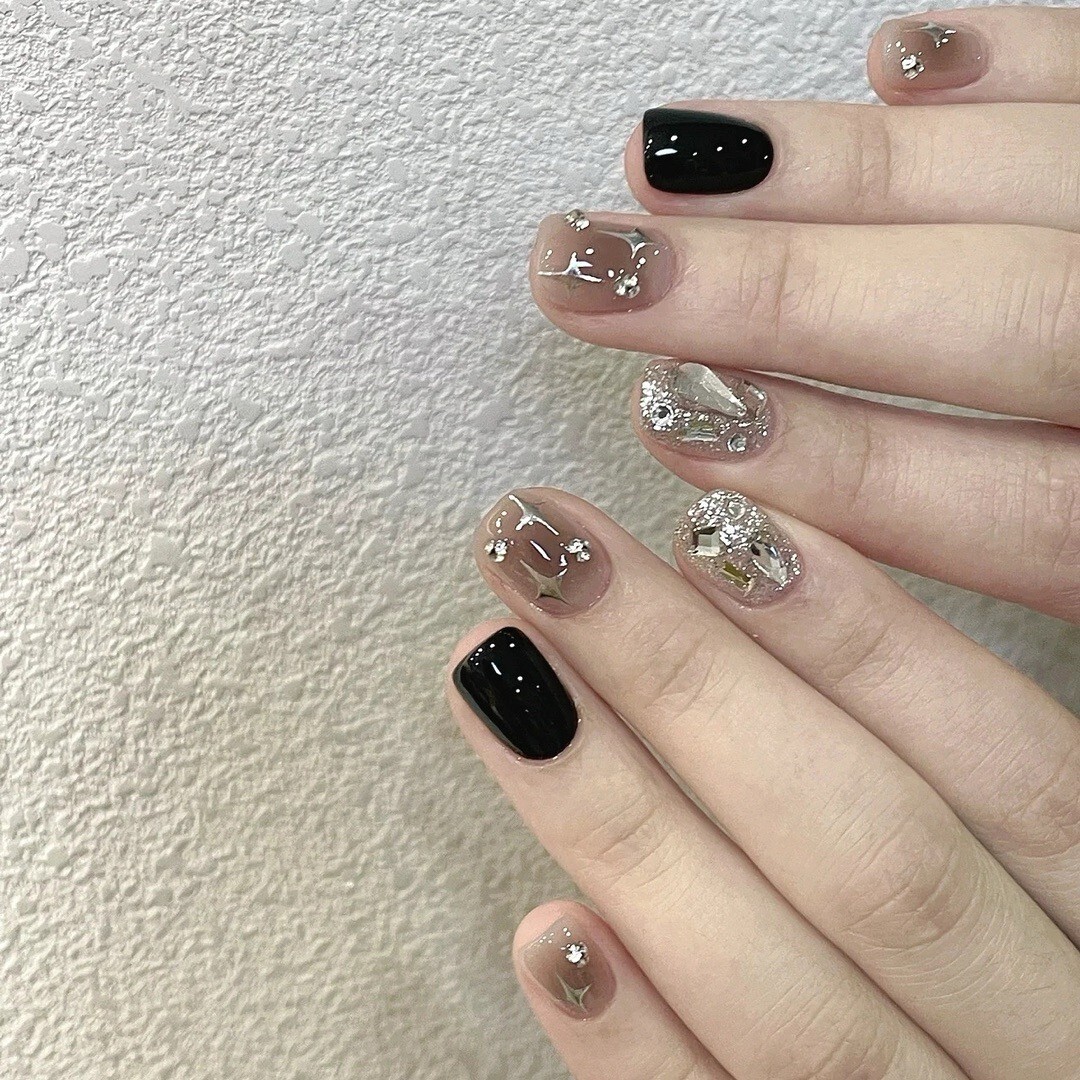 press on nails “Black with Shiny Handmade Style” Size：s