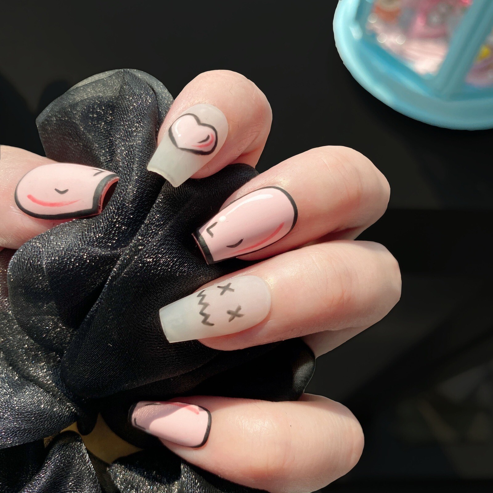 Press on nails Handmade Hand-drawn cartoon pink medium coffin S M L