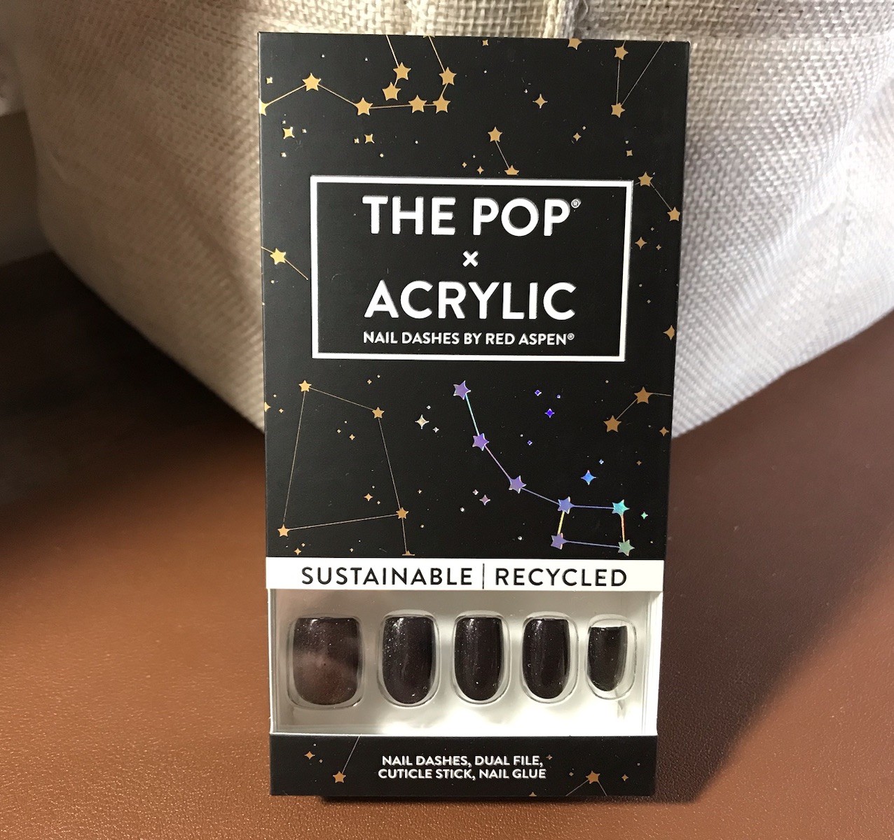 Short Squoval Press On Nails New In Box Ursa