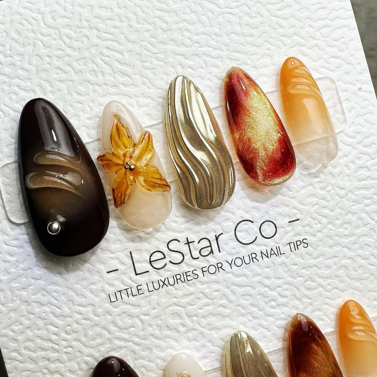 Handmade Amber Gradient 3D Flower Gold Wave Metal Medium Almond Press on Nails