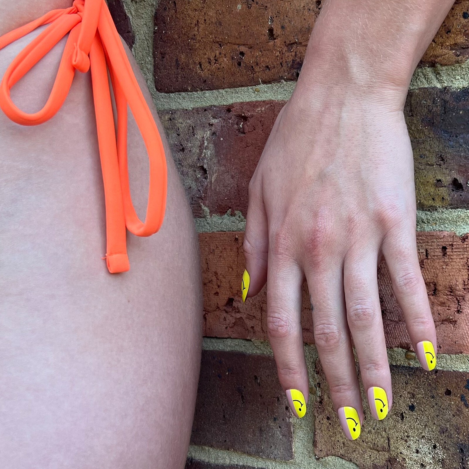 HALFWAY HAPPY CUSTOM DESIGNED PRESS ON NAILS YELLOW ORANGE By So Hot Right Nail