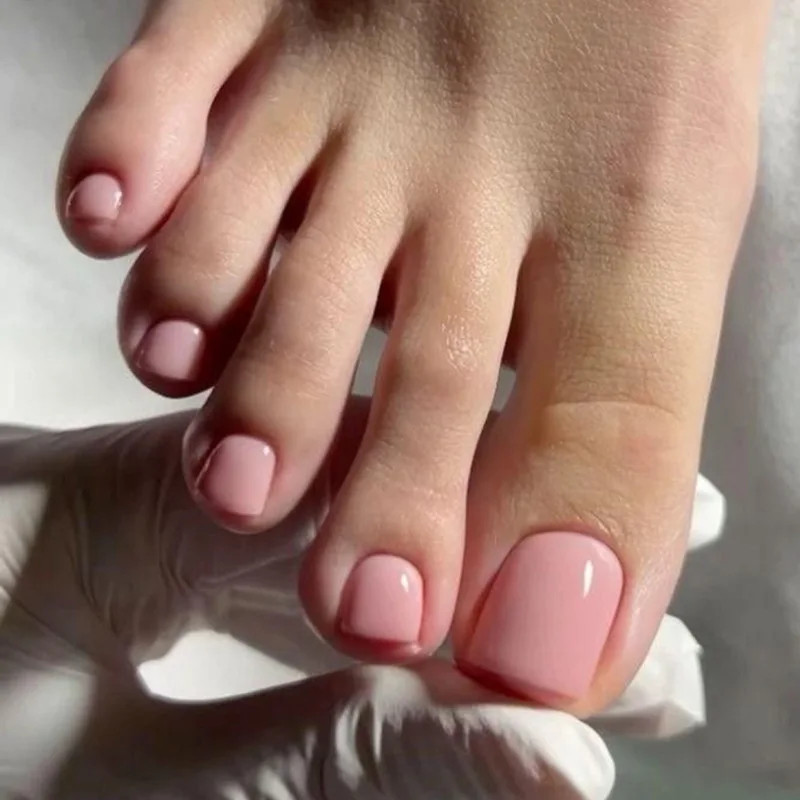 Stylish Gold French Nude Pink Wearable Nail Art Simple Fashion Fake Toenails