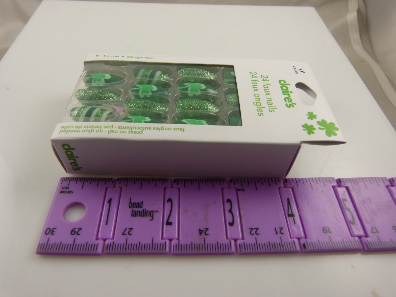 Claire’s faux false nails Shamrock clover St. Patricks day glittery
