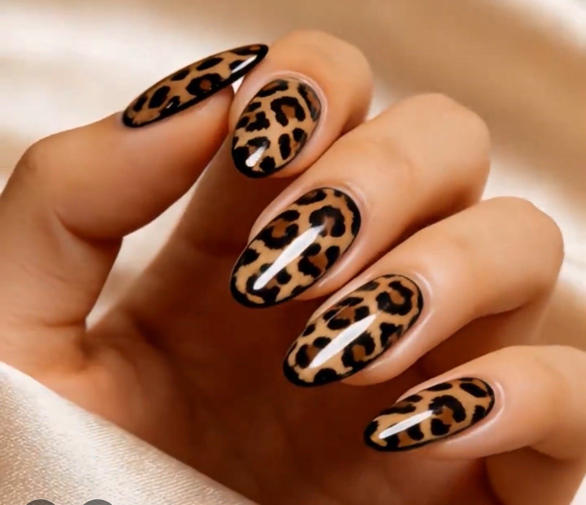 8 Sets Women oval shaped fake nails, print of leopard, zebra, cow, tiger, etc.