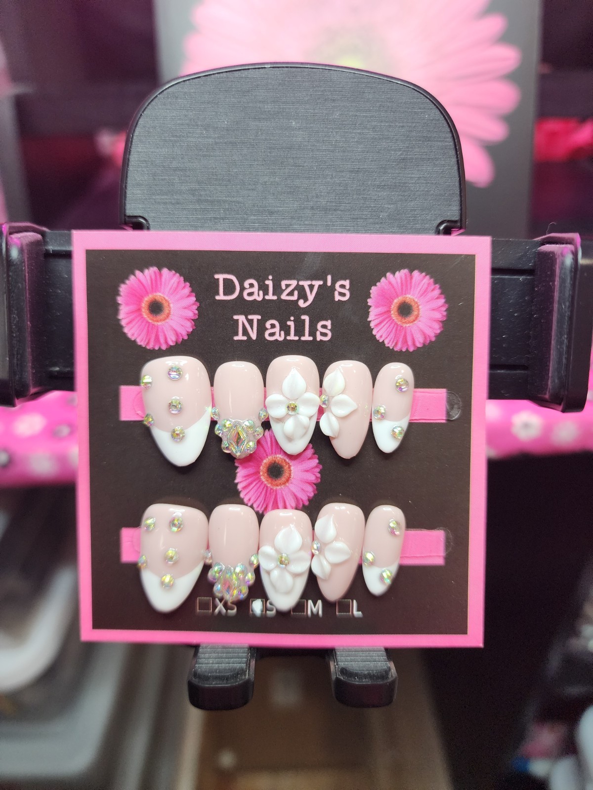 Small Size White 3D Flower Gem Press-on Nail Set Handmade Almond 2.0 Cm Length
